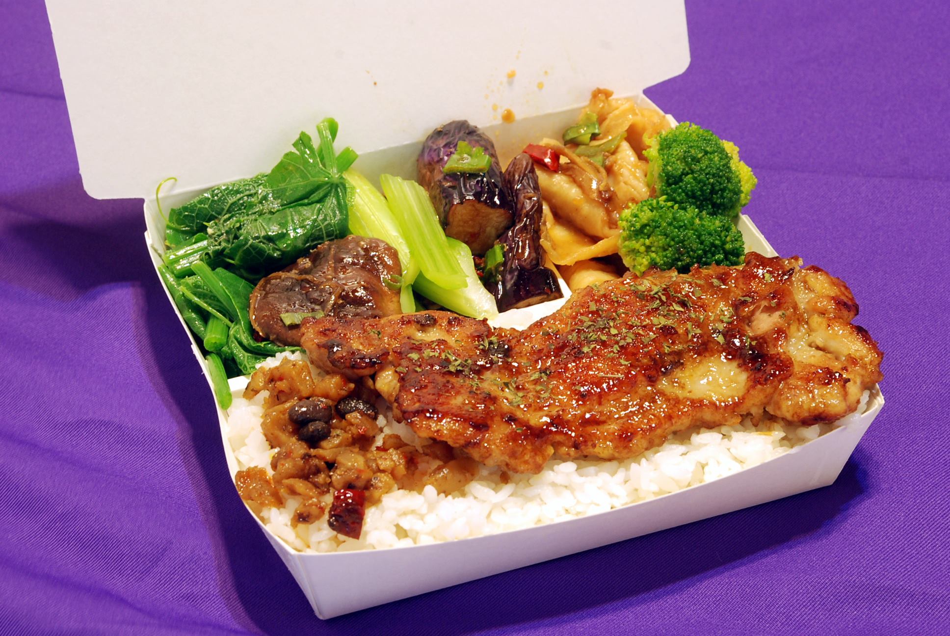 1093813_489904764427088_1559046269_o